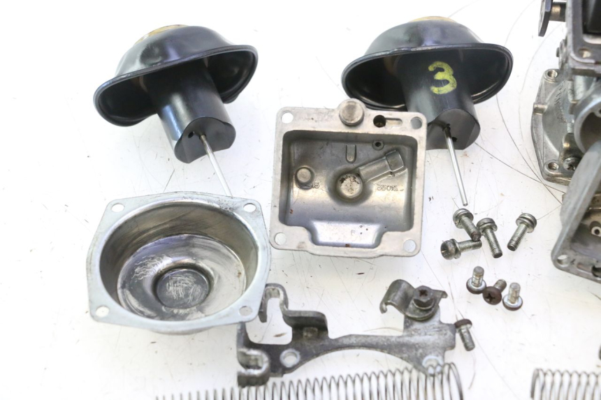 photo de CARBURATORE YAMAHA XJR 1300 (1998 - 2002) - Zoom sullo stato d'uso