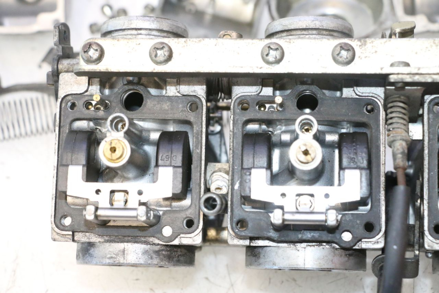 photo de CARBURATORE YAMAHA XJR 1300 (1998 - 2002) - Dettagli dei punti di fissaggio