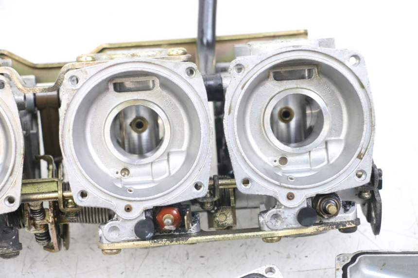 photo de CARBURATORE YAMAHA XJS DIVERSION 600 (1997 - 1999) - Altra angolazione