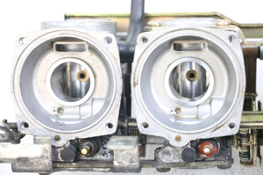 photo de CARBURATORE YAMAHA XJS DIVERSION 600 (1997 - 1999) - Primo piano tecnico