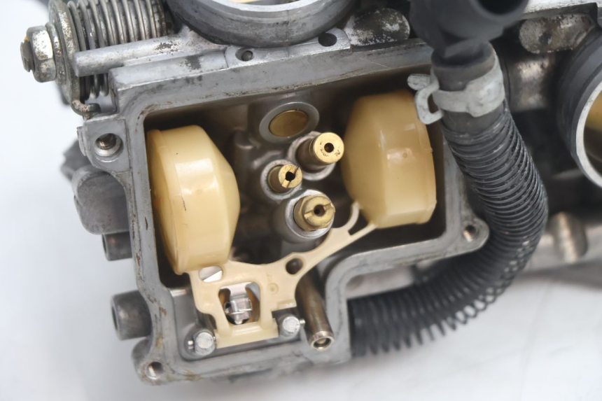 photo de CARBURATORE HONDA XRV AFRICA TWIN 750 (1990 - 1992) - Caratteristiche distintive