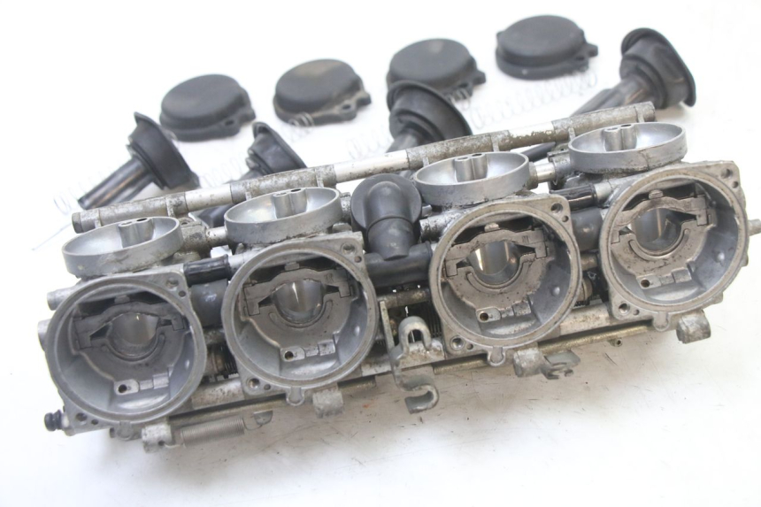 photo de CARBURATORE YAMAHA FZS FAZER 600 (2001 - 2003) - Stato della superficie e materiale