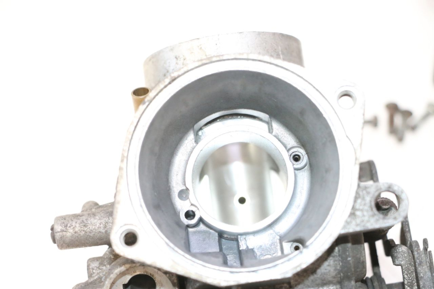photo de CARBURATORE YAMAHA YP MAJESTY 125 (2002 - 2006) - Focus sulla struttura