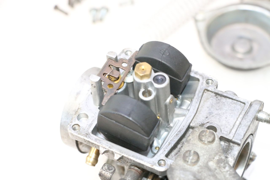 photo de CARBURATORE YAMAHA YP MAJESTY 125 (2002 - 2006) - Zoom sullo stato d'uso