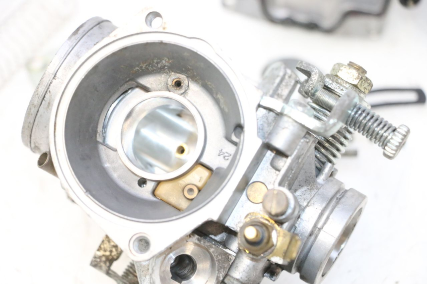 photo de CARBURATORE YAMAHA YP MAJESTY 125 (1998 - 2001) - Caratteristiche distintive