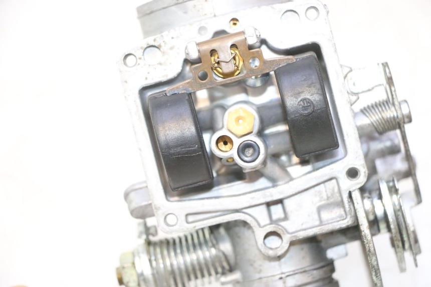 photo de CARBURATORE YAMAHA YP MAJESTY 125 (1998 - 2001) - Angolazione alternativa