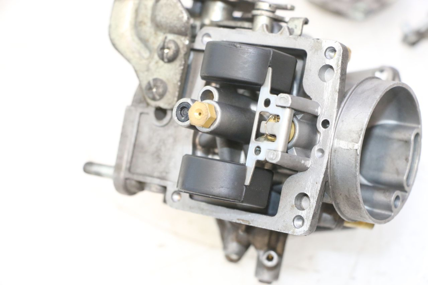 photo de CARBURATORE YAMAHA YP MAJESTY 125 (2007 - 2010) - Primo piano ad alta risoluzione