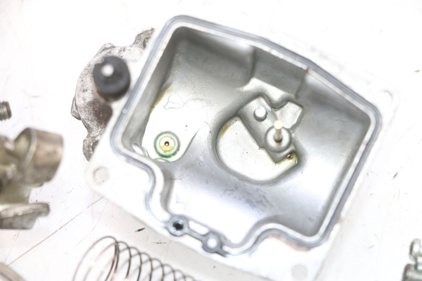 photo de CARBURATORE YAMAHA YP MAJESTY 125 (2007 - 2010) - Angolazione alternativa