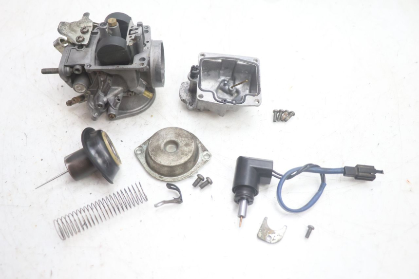 photo de CARBURATORE YAMAHA YP MAJESTY 125 (2002 - 2006) - Dettagli dei punti di fissaggio
