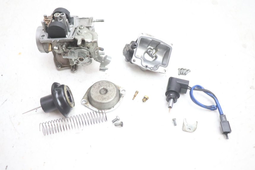 photo de CARBURATORE YAMAHA YP MAJESTY 125 (2002 - 2006) - Dettagli dei punti di fissaggio