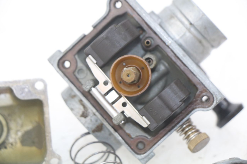 photo de CARBURATORE YAMAHA YZ 80 (1982 - 1983) - Caratteristiche distintive