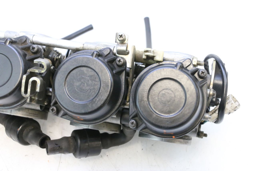 photo de CARBURATORE YAMAHA YZF R GENESIS 750 (1993 - 1998) - Primo piano ad alta risoluzione