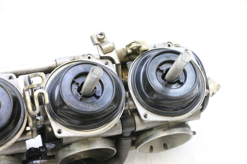 photo de CARBURATORE YAMAHA YZF R GENESIS 750 (1993 - 1998) - Angolazione alternativa