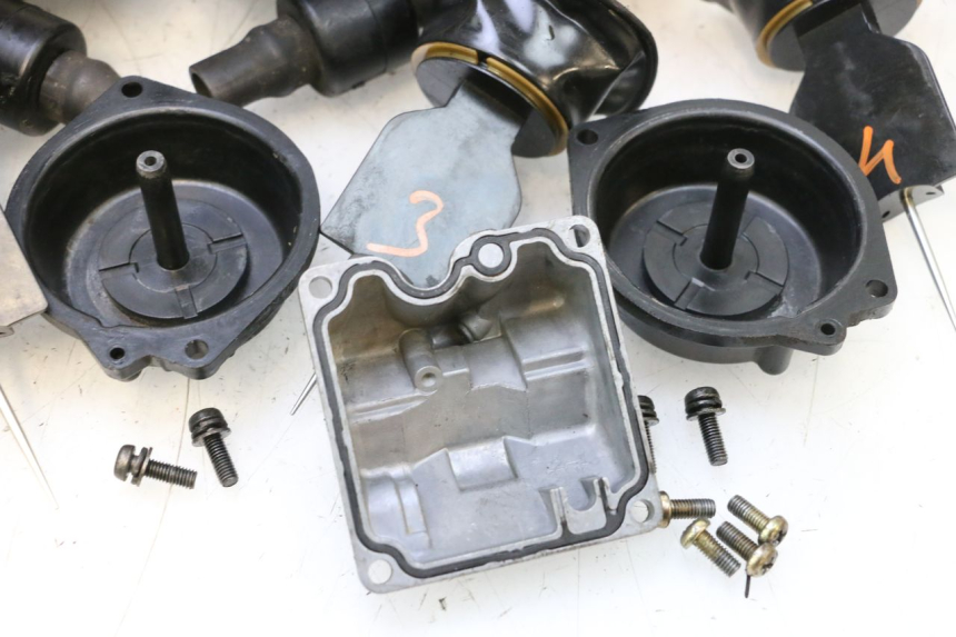 photo de CARBURATORE YAMAHA YZF R GENESIS 750 (1993 - 1998) - Ricambio usato controllato