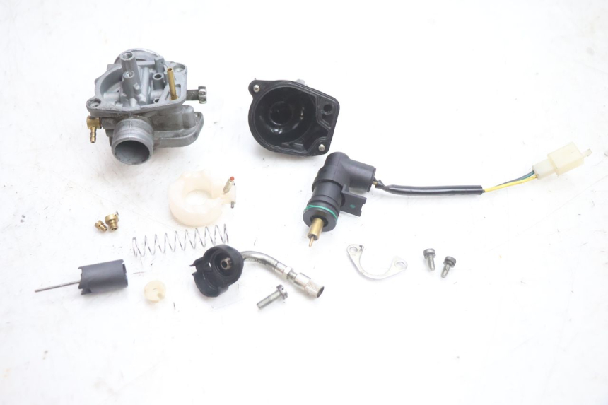 photo de CARBURATORE PIAGGIO ZIP 2T 50 (2009 - 2019) - Stato della superficie e materiale