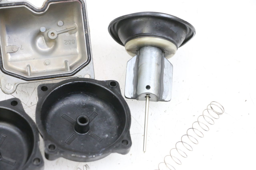 photo de CARBURATORE KAWASAKI ZR 7 750 (1999 - 2004) - Dettagli dei punti di fissaggio