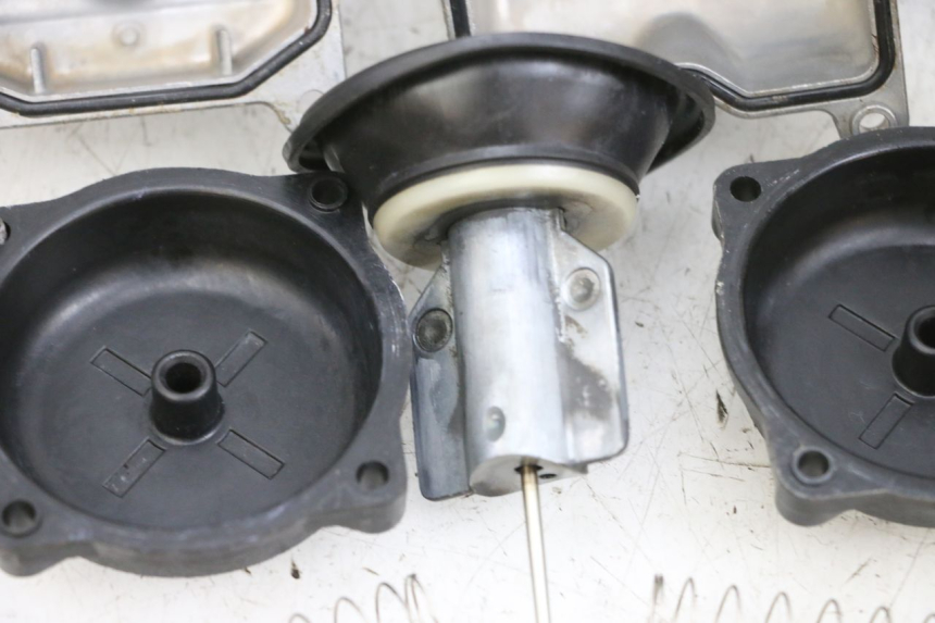 photo de CARBURATORE KAWASAKI ZR 7 750 (1999 - 2004) - Ricambio usato controllato