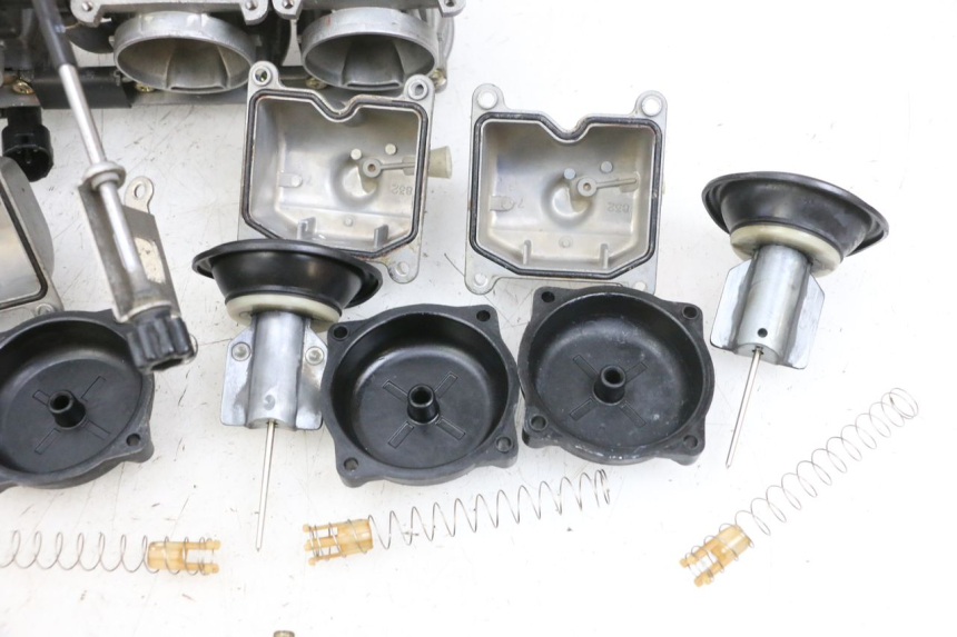 photo de CARBURATORE KAWASAKI ZR 7 750 (1999 - 2004) - Caratteristiche distintive