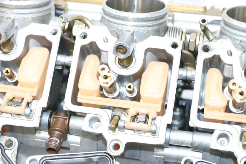 photo de CARBURATORE KAWASAKI ZX-6R ZX6R 600 (2000 - 2002) - Stato della superficie e materiale