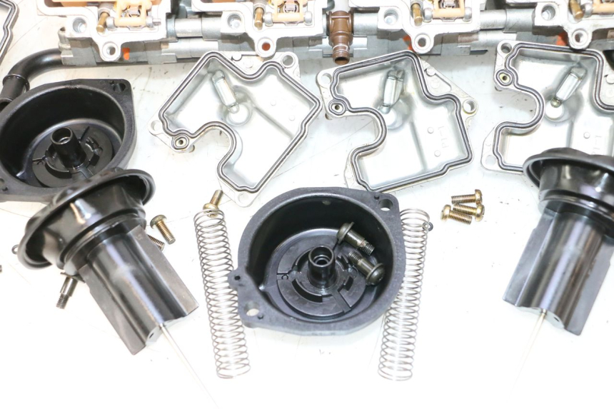 photo de CARBURATORE KAWASAKI ZX-6R ZX6R 600 (2000 - 2002) - Primo piano ad alta risoluzione