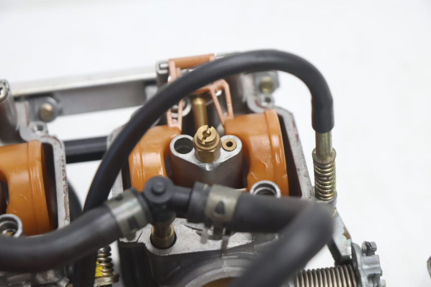 photo de CARBURATORE KAWASAKI ZX-6R ZX6R 600 (1995 - 1997) - Primo piano ad alta risoluzione