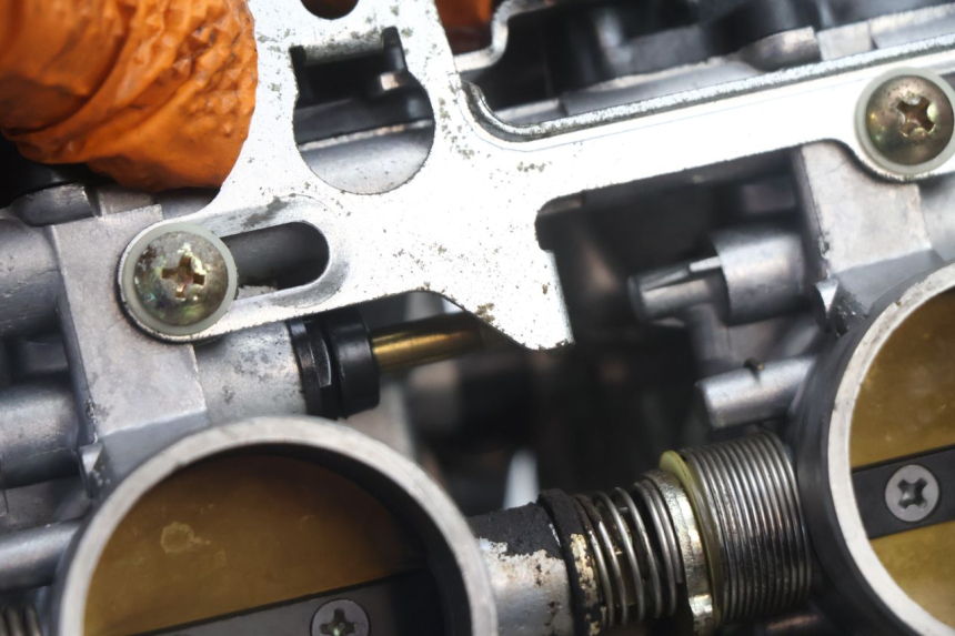photo de CARBURATORE KAWASAKI ZX-6R ZX6R 600 (1995 - 1997) - Zoom sullo stato d'uso
