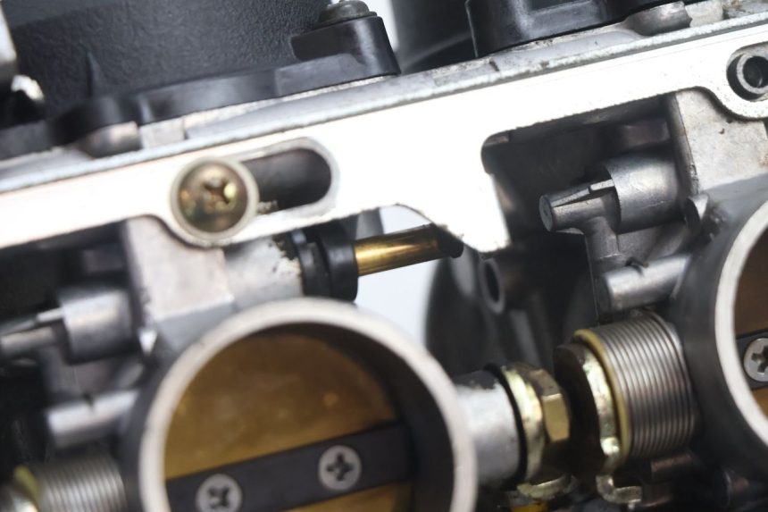 photo de CARBURATORE KAWASAKI ZX-6R ZX6R 600 (1995 - 1997) - Altra angolazione