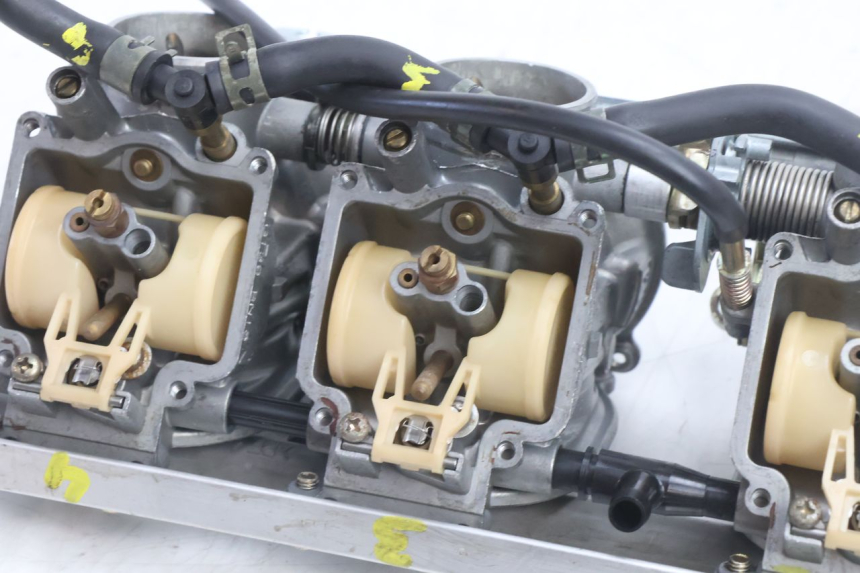 photo de CARBURATORE KAWASAKI ZZR 600 (1995 - 2004) - Caratteristiche distintive