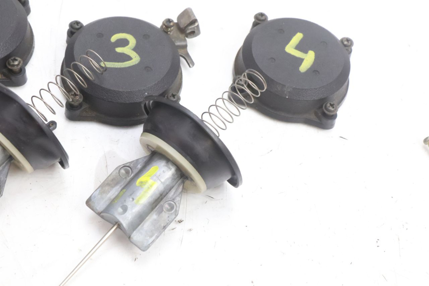 photo de CARBURATORE KAWASAKI ZZR 600 (1995 - 2004) - Panoramica del profilo