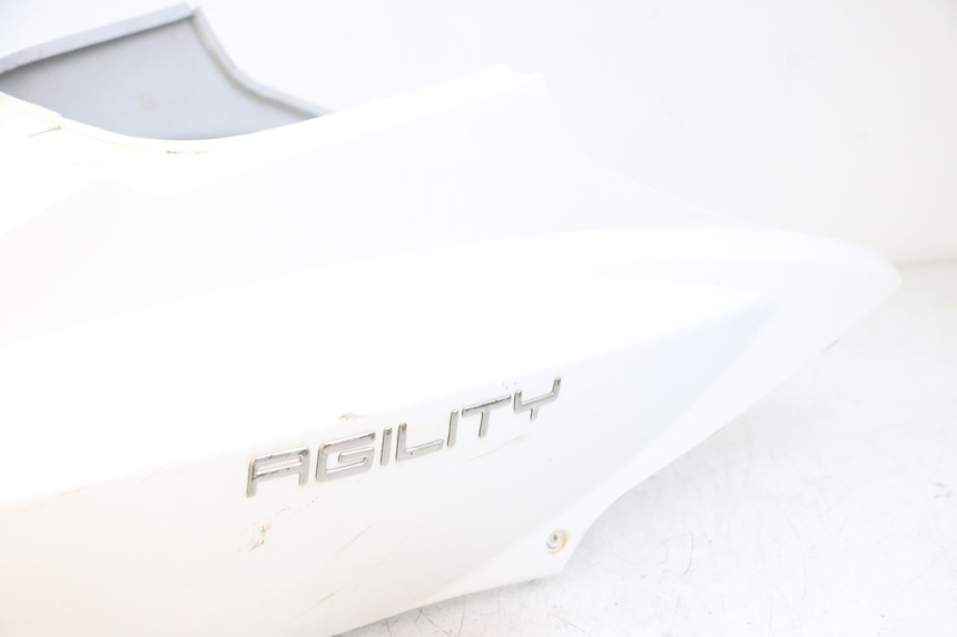photo de CARENAGE POSTERIORE KYMCO AGILITY 4T 50 (2018 - 2022) - Focus sulla struttura