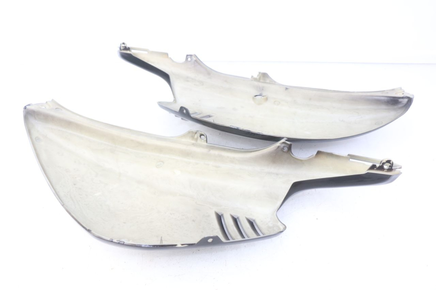 photo de CARENA POSTERIORE MBK BOOSTER NEXT GENERATION 50 (2004 - 2007) - Dettagli dei punti di fissaggio