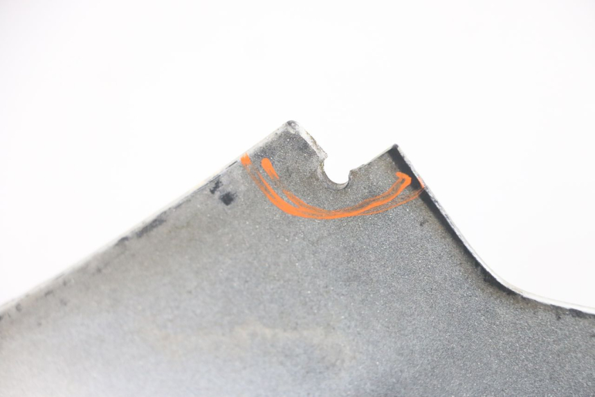 photo de CARENATURA POSTERIORE MBK BOOSTER SPIRIT 50 (2004 - 2017) - Primo piano tecnico