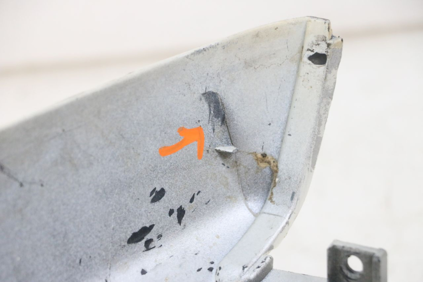 photo de CARENATURA POSTERIORE MBK BOOSTER SPIRIT 50 (2004 - 2017) - Dettagli dei punti di fissaggio