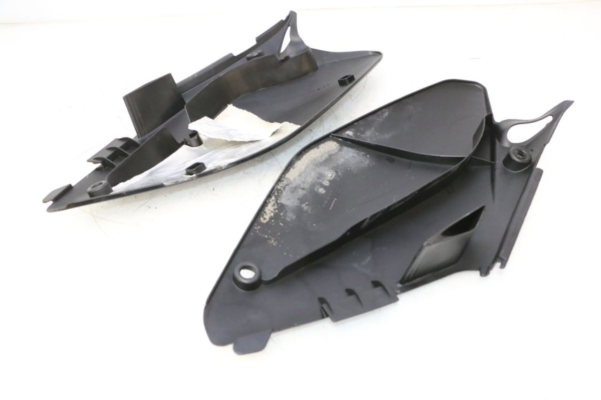photo de CARENA POSTERIORE HM HONDA CRM DERAPAGE RR 50 (2006 - 2017) - Zoom sullo stato d'uso