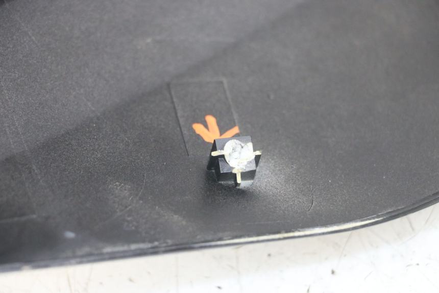 photo de CARENA POSTERIORE KYMCO DINK 4T 50 (2007 - 2018) - Caratteristiche distintive