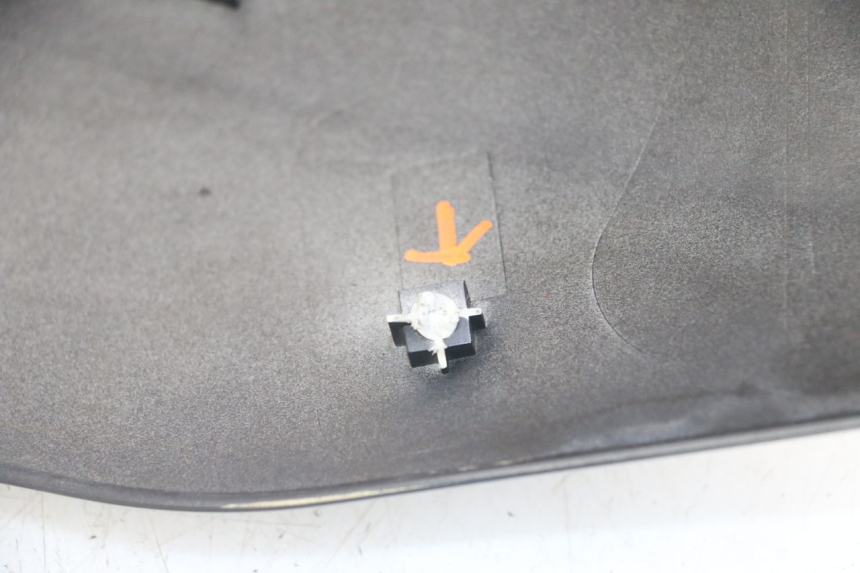 photo de CARENA POSTERIORE KYMCO DINK 4T 50 (2007 - 2018) - Primo piano tecnico