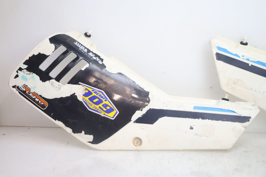 photo de CARENA POSTERIORE SUZUKI DR S 600 (1985 - 1989) - Dettaglio del componente