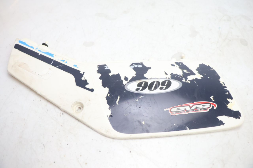 photo de CARENA POSTERIORE SUZUKI DR S 600 (1985 - 1989) - Vista d'insieme del prodotto