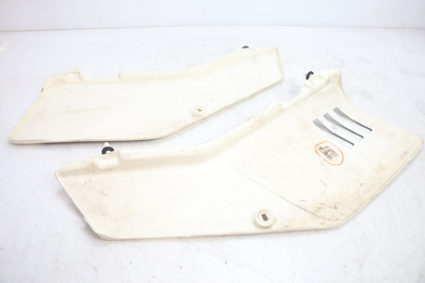 photo de CARENA POSTERIORE SUZUKI DR S 600 (1985 - 1989) - Dettagli dei punti di fissaggio