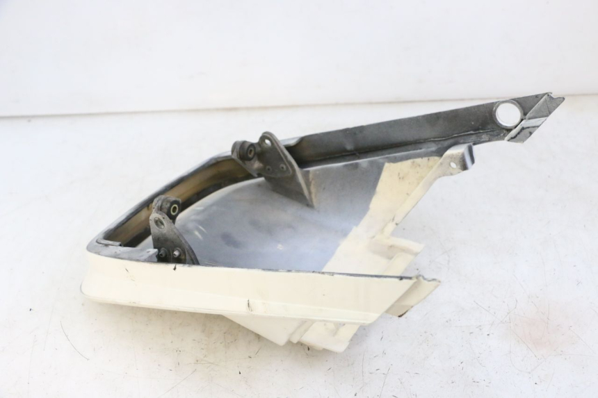 photo de CARENA POSTERIORE YAMAHA FJ 36Y 1100 (1984 - 1985) - Zoom sullo stato d'uso