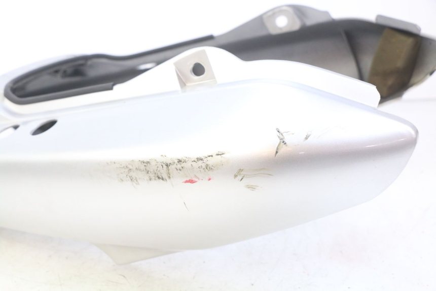 photo de CARENA POSTERIORE YAMAHA FZS FAZER 600 (1998 - 2001) - Zoom sui componenti
