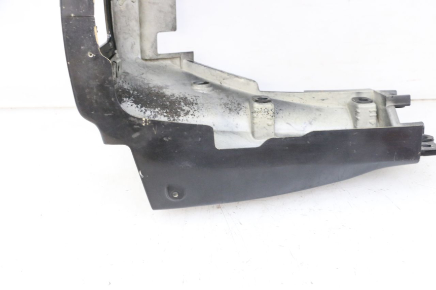 photo de CARENA POSTERIORE KAWASAKI GPZ RX 1000 (1986 - 1988) - Dettagli dei punti di fissaggio