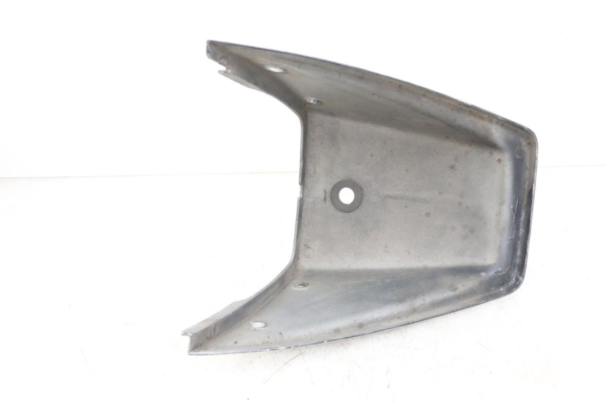 photo de CARENA POSTERIORE SUZUKI GSX E 250 (1982 - 1983) - Primo piano tecnico