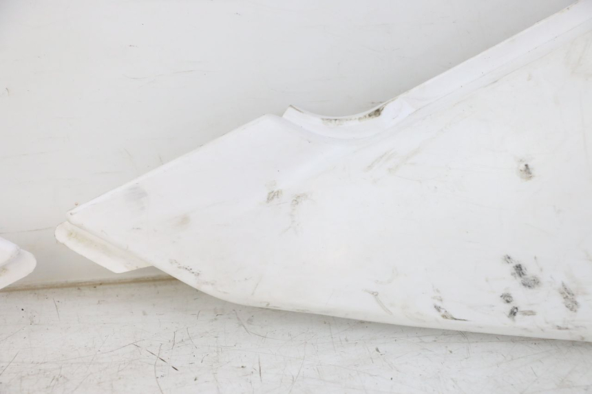 photo de CARENA POSTERIORE KAWASAKI KX 65 (2000 - 2019) - Stato della superficie e materiale