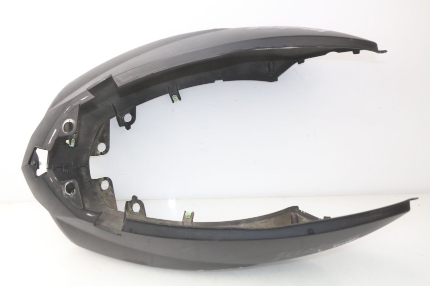 photo de CARENA POSTERIORE PEUGEOT KISBEE 2T 50 (2010 - 2017) - Primo piano tecnico