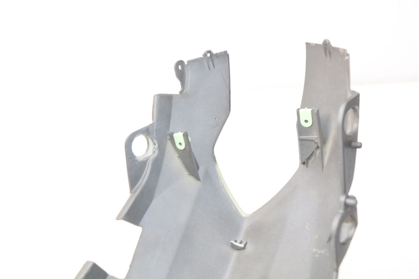 photo de CARENA POSTERIORE PEUGEOT KISBEE 2T 50 (2010 - 2017) - Caratteristiche distintive