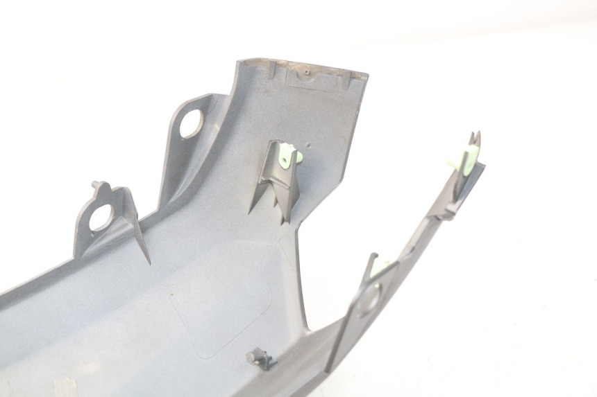 photo de CARENA POSTERIORE PEUGEOT KISBEE 2T 50 (2010 - 2017) - Ispezione visiva dettagliata