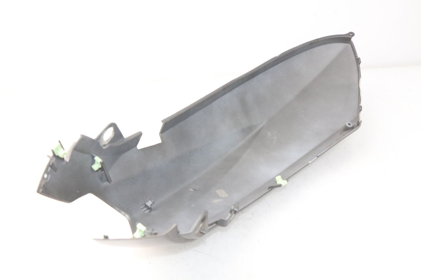 photo de CARENA POSTERIORE PEUGEOT KISBEE 2T 50 (2010 - 2017) - Focus sulla struttura