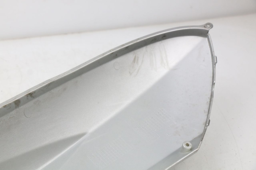 photo de CARENA POSTERIORE PEUGEOT KISBEE 2T 50 (2010 - 2017) - Zoom sui componenti