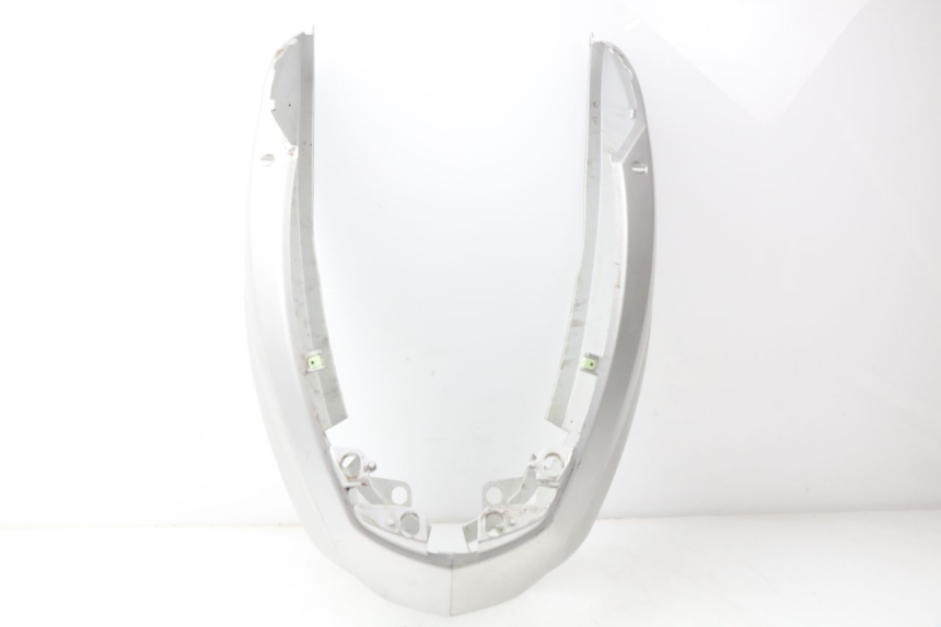 photo de CARENA POSTERIORE PEUGEOT KISBEE 2T 50 (2010 - 2017) - Zoom sullo stato d'uso